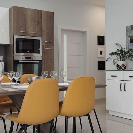 Bright Stylish Apartment Victoria Exterior foto